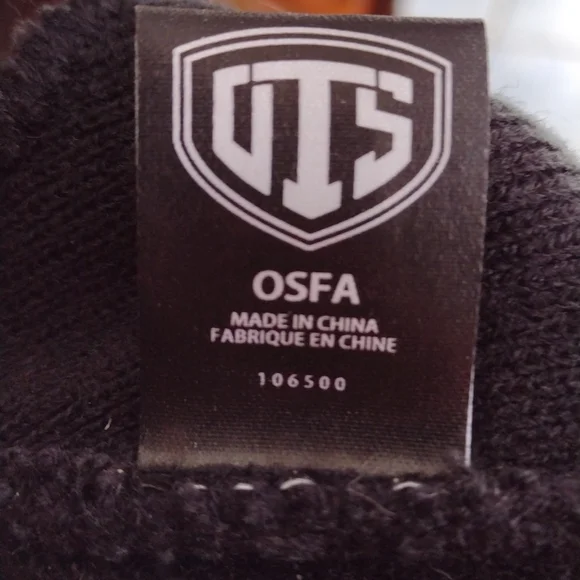 Calgary Flames Toque - Picture 2 of 3